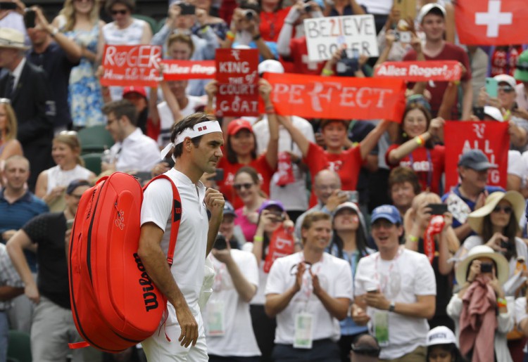 Roger Federer cùng Uniqlo thắng cược tennis tại Wimbledon 2018