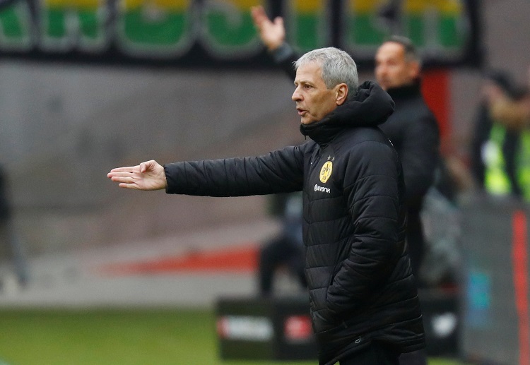 Borussia Dortmund manager Lucien Favre is giving instructions during his side Bundesliga match