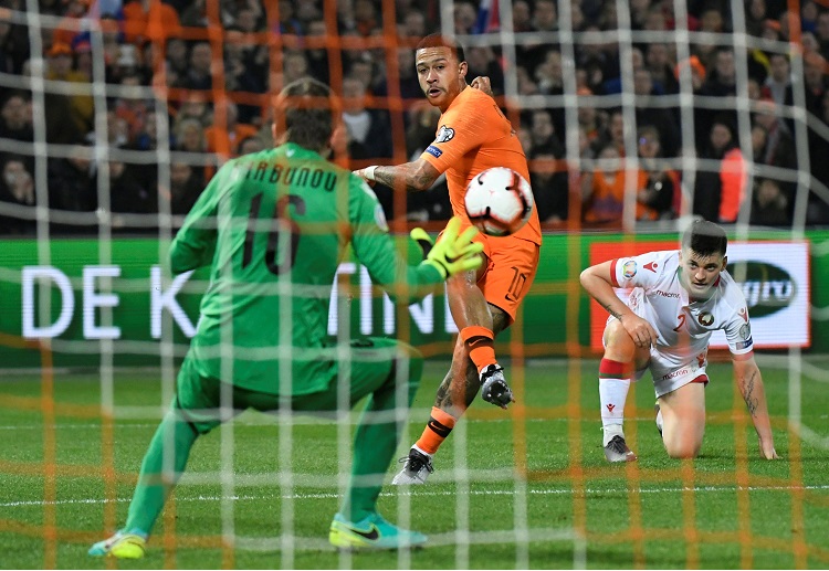 UEFA Euro Champions Qualifying: Depay nhanh chóng có được bàn thắng ở giây thứ 50