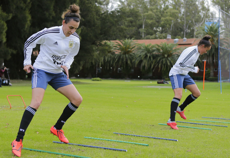 Women’s World Cup: nữ Argentina có lẽ ít nhất cũng phải vào lưới nhặt bóng tới 4 lần trước nữ Nhật