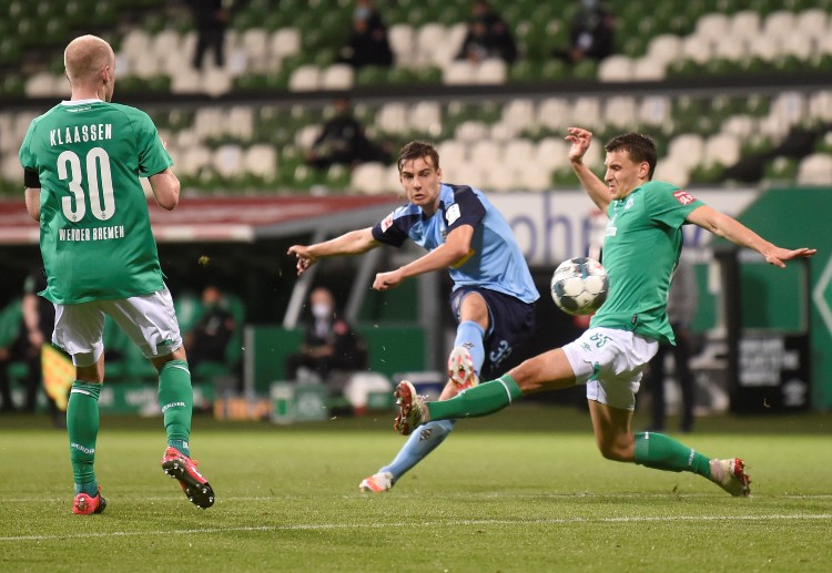 Bundesliga: Werder Bremen vẫn đang đứng trong nhóm cầm đèn đỏ.