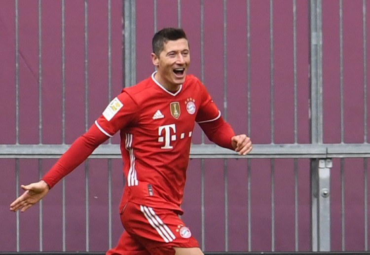 Robert Lewandowski scored a hat-trick in Bayer Munich's 4-0 win against VfB Stuttgart