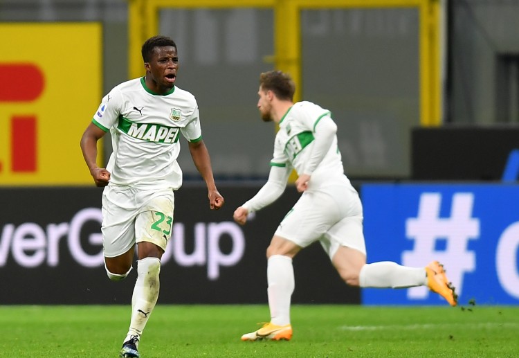 ဒီရာသီမှာ အသင်းကြီးတွေ ဖြစ်တဲ့ နာပိုလီ၊ အေစီမီလန်တို့ကို အနိုင်ရခဲ့ပြီး ရိုးမားကို သရေကစားခဲ့တာကို ကြည့်ခြင်းအားဖြင့် ဆာဆူအိုလိုတို့ စီးရီးအေ မှာ ဘယ်လောက်အထိ ကစားပုံ မာကျောတယ် ဆိုတာ သိနိုင်ပါတယ်။