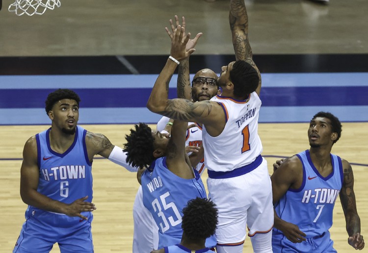 การเล่นในปีนี้ของทีม ฮิวสตัน ร็อคเก็ตส์ ทำให้ข่าวบาสเกตบอลได้ลุ้นมากขึ้น