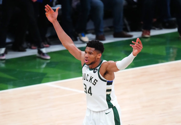 Giannis Antetokounmpo trở thành MVP NBA 2021.