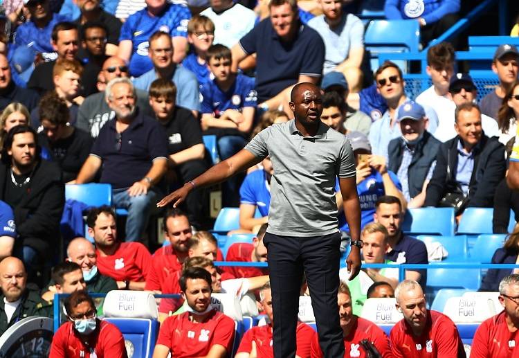 Premier League: Zaha không tìm được tiếng nói chung với các đối tác tấn công