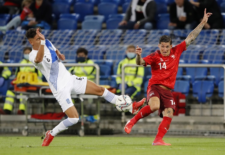 Steven Zuber amankan 3 poin saat melawan Yunani di Kualifikasi Piala Dunia.