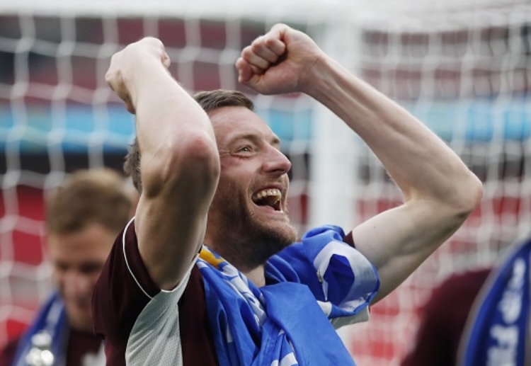 Jamie Vardy prepares as Leicester City clash against Napoli in the Europa League