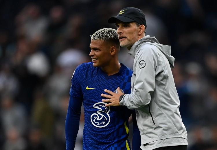 Thiago Silva tampil konsisten di Premier League