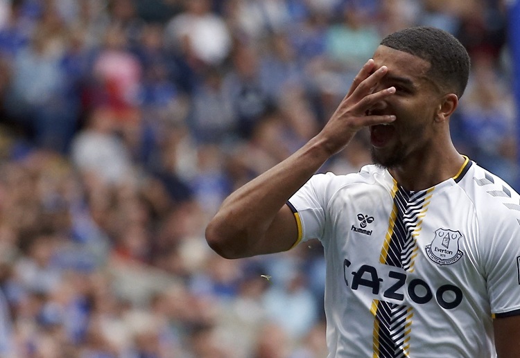 ဒီပွဲမှာ အထူးတလည် ထပ်ပြီး ချီးကျူးရမှာက ဂျော်ဒန် ပစ်ခ်ဖို့ဒ် ဖြစ်ပြီး သူ့ရဲ့ လက်စွမ်းပြ ကာကွယ်မှုတွေကြောင့် အဲဗာတန်တို့ အဖိုးတန် ၃ မှတ်ကို အမိအရ ဖမ်းဆုပ်ပြီး ပရီးမီးယားလိဂ် တန်းဆင်းဇုန်ထဲက ရုန်းထွက်နိုင်ခဲ့တာ ဖြစ်ပါတယ်။