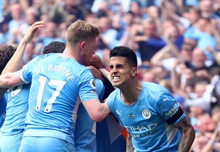 Joao Cancelo vô địch Premier League cùng Man City.