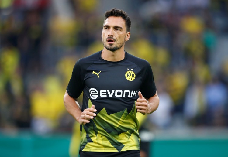 ဘွန်ဒက်စ်လီဂါ ကလပ် ဒေါ့မန်ရဲ့ နောက်ခံလူ မတ် ဟမ်းမဲလ်ဟာ လာမယ့် နွေရာသီမှာ အသင်းနဲ့ စာချုပ်သက်တမ်း ကုန်ဆုံးတော့မှာ ဖြစ်ပေမယ့် စာချုပ် သက်တမ်း တိုးဖို့ မသေချာသေးဘူးလို့ ပြောကြားလာပါတယ်။