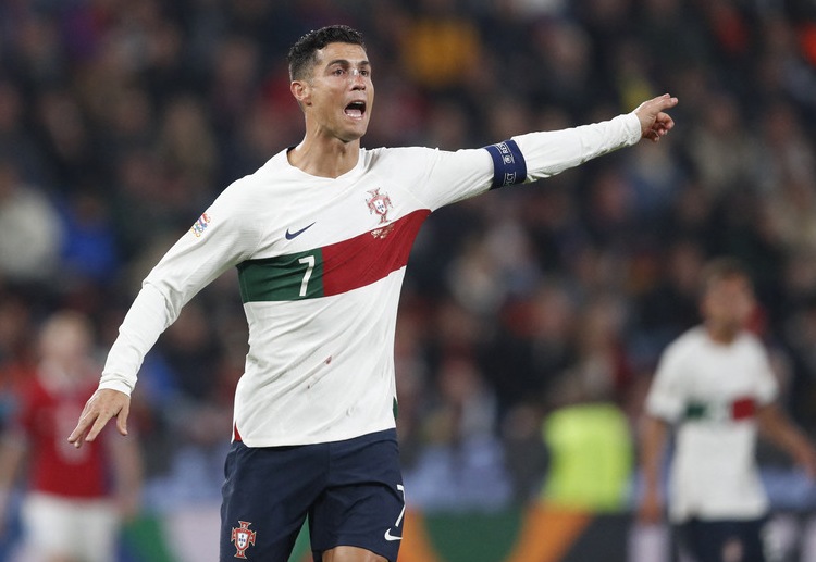 ရော်နယ်ဒိုဟာ ပရီးမီးယားလိဂ် ကလပ်မှာ ပုံမှန် ကစားခွင့် နည်းပါးနေပြီး ကစားခွင့်ရချိန်မှာလည်း ခြေစွမ်းမပြနိုင်လို့ လက်ရွေးစင် အသင်းပွဲမှာ ယုံကြည်မှု ပြန်ရဖို့ အတွက် မျှော်လင့်ချက်ထားခဲ့တာ ဖြစ်ပါတယ်။