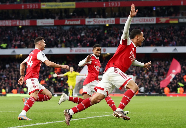 欧罗巴杯 阿森纳的球员正在进球