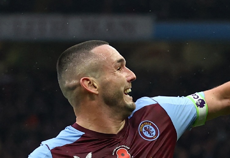 英超联赛 目前阿斯顿维在积分榜上,仅以1分之差落后第四名的热刺。