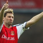 Tony Adams bawa Arsenal memenangkan Premier League