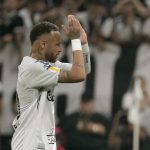 ဒါပေမယ့်လည်း စိတ်မကောင်းစွာနဲ့ နေမာဟာ ဒဏ်ရာကြောင့် ကမ္ဘာ့ဖလား ခြေစစ်ပွဲ ကစားနေတဲ့ ဘရာဇီးလ် လက်ရွေးစင် အသင်း ကနေ နှုတ်ထွက်ခဲ့ရပါတယ်။