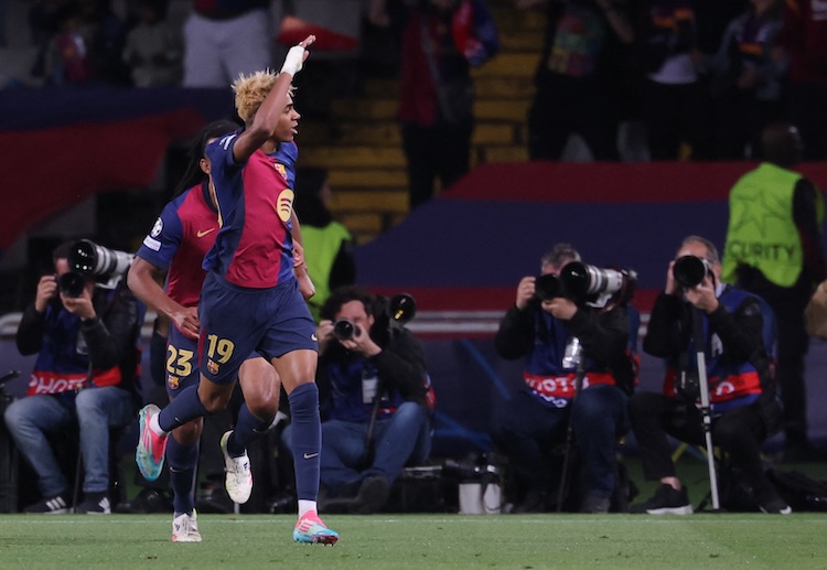 လက်ရှိမှာလာမင်းယာမယ်ရဲ့ဘာစီလိုနာဟာဖလား၄လုံးချန်ပီယံအဖြစ်နဲ့ရာသီသိမ်းနိုင်ဖို့နီးစပ်နေပြီးလာလီဂါနဲ့ချန်ပီယံလိဂ်မှာလည်းဆုဖလားနဲ့လက်တကမ်းအကွာကိုရောက်နေပါပြီ။