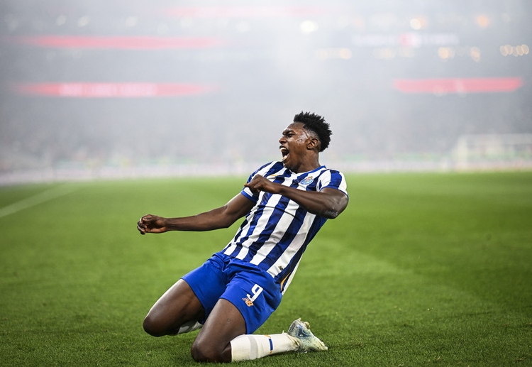 ပရီးမီးယားလိဂ် ကလပ် အက်စတွန်ဗီလာ ကတော့ ပေါ်တို တိုက်စစ်မှူး ဆာမူ အက်ဂ်ဟီဟိုဝါ ကို ခေါ်ယူဖို့ ချဉ်းကပ်မှုတွေ ပြုလုပ်ထားကြောင်း သိရပါတယ်။