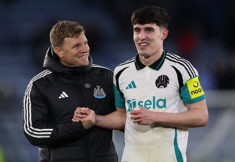 英超联赛 在埃迪·豪执教下，纽卡斯尔跻身英超前三，剑指欧冠。