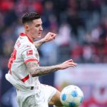 တကယ်လို့ ဆက်စ်ကို ကိုရော ယိုကီရက်စ် ကိုပါ မခေါ်ယူနိုင်ခဲ့ရင်တော့ အာဆင်နယ်ဟာ ပရီးမီးယားလိဂ် ပြိုင်ဘက် အက်စတွန်ဗီလာရဲ့ တိုက်စစ်မှူး အိုလီ ဝက်ကင်န်ကို ပစ်မှတ် စာရင်းထဲ ထည့်ထားပါသေးတယ်။