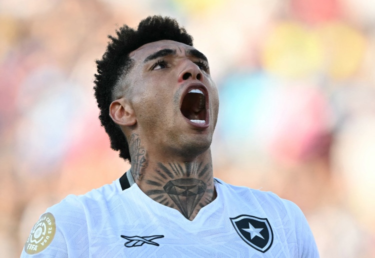 ဖီဖာ ကလပ် ကမ္ဘာ့ဖလားရဲ့ ဗိုလ်စွဲဖို့ ရေပန်းအစားဆုံး အသင်း ဖြစ်တဲ့ ပီအက်စ်ဂျီ ကတော့ ရှုံးပွဲ စတွေ့ခဲ့ပါပြီ။