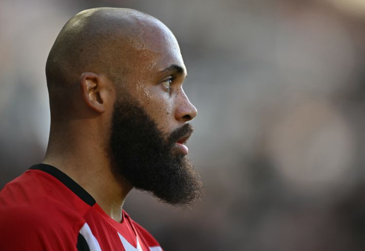 ဘရိုင်ယန် အမ်ဘူမို ကတော့ အစောပိုင်း ကတည်း ပရီးမီးယားလိဂ် ကလပ် မန်ချက်စတာယူနိုက်တက် ကိုသာ ပြောင်းရွှေ့လိုကြောင်း ပြောဆိုထားခဲ့တာ ဖြစ်ပါတယ်။