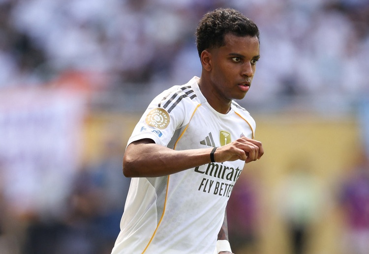 တိုက်စစ်မှူး တစ်ဦး ခေါ်ယူပြီးရင်တော့ ပရီးမီးယားလိဂ် ထိပ်သီး တို့ဟာ တောင်ပံ ပစ်မှတ်တွေကို ဆက်လက် ကြိုးပမ်းသွားဖို့ ရှိနေပါတယ်။