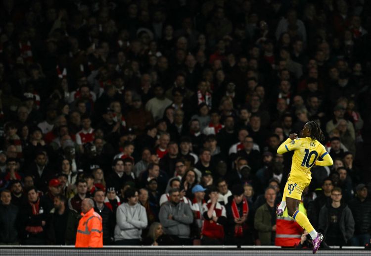 အီးဇီး ကိုတော့ ပရီးမီးယားလိဂ် ထိပ်သီး အာဆင်နယ်က ဒီနွေရာသီမှာ ခေါ်ယူဖို့ အတွက် အသေအချာ ကြိုးပမ်းဖို့ ရှိနေတာ ဖြစ်ပါတယ်။