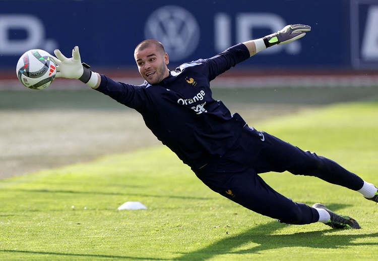 法甲联赛 巴黎圣日尔曼已对里尔门将舍瓦利耶表示浓厚兴趣,考虑替代选项