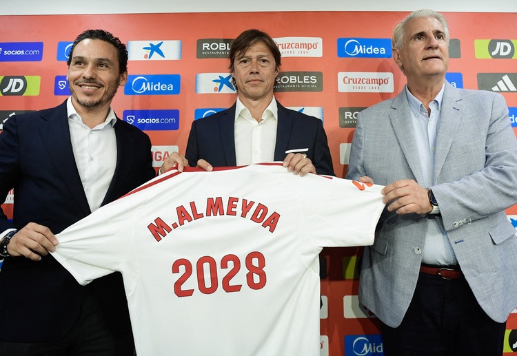 Matías Almeyda là HLV của Sevilla ở La Liga 2025/26