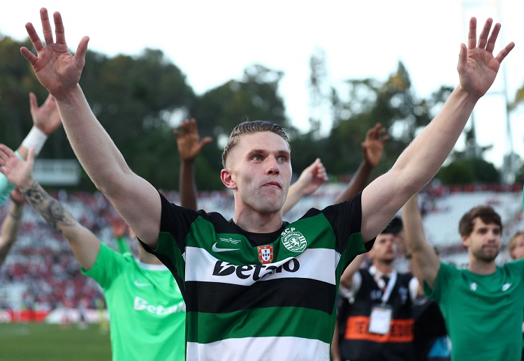 ဒါ့အပြင် အသက် (၂၇) နှစ် အရွယ် ဆွီဒင် လက်ရွေးစင်က ပရီးမီးယားလိဂ်နဲ့ ဥရောပကလပ် အသင်း တချို့ရဲ့ ချဉ်းကပ်မှုတွေကိုလည်း ငြင်းဆန်ခဲ့ပါသေးတယ်။