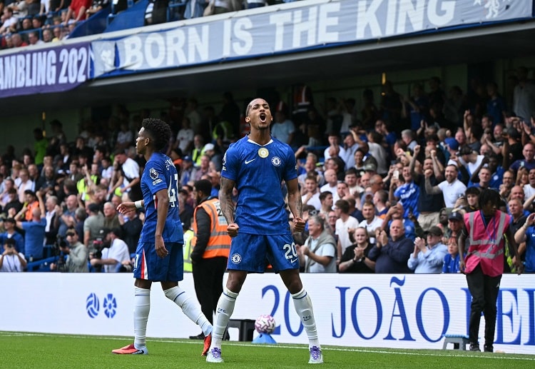 英超联赛 佩德罗在禁区内展现空中统治力,头球破门首开纪录