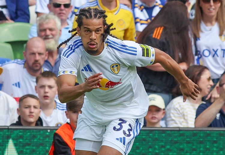 Leeds đá vòng 1 Premier League bằng màn đối đầu Everton