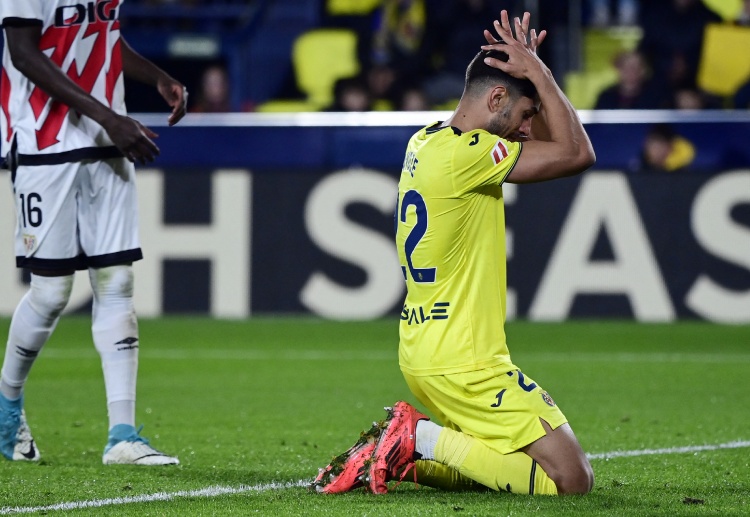 西甲联赛 比利亚雷亚尔前锋阿约泽·佩雷斯由于内收肌问题，将继续缺席本场比赛。