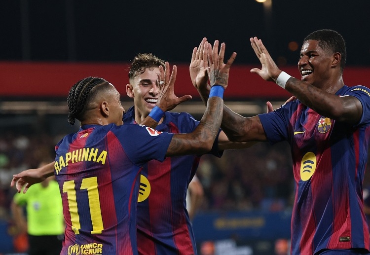 西甲联赛 莱万多夫斯基、拉菲尼亚和费尔明均贡献两粒进球，成为胜利的功臣。