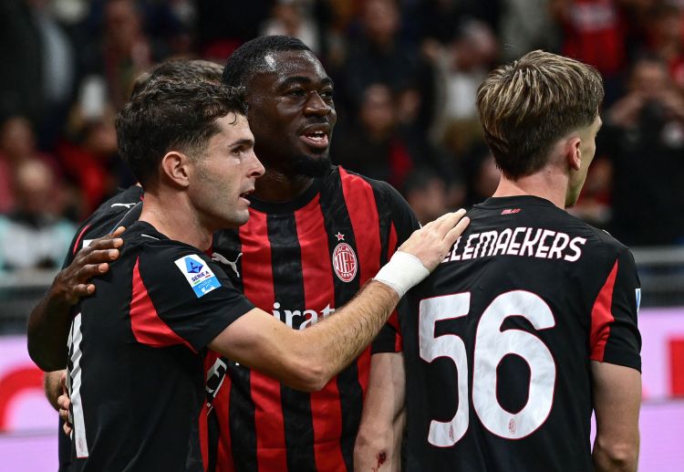 意甲联赛 萨勒马科尔斯和普利希奇的进球帮助AC米兰以2比1战胜卫冕冠军那不勒斯。