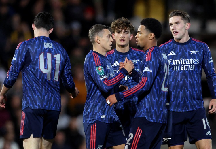 Arsenal target a win to reduce the deficit to Premier League leaders Liverpool, five points ahead