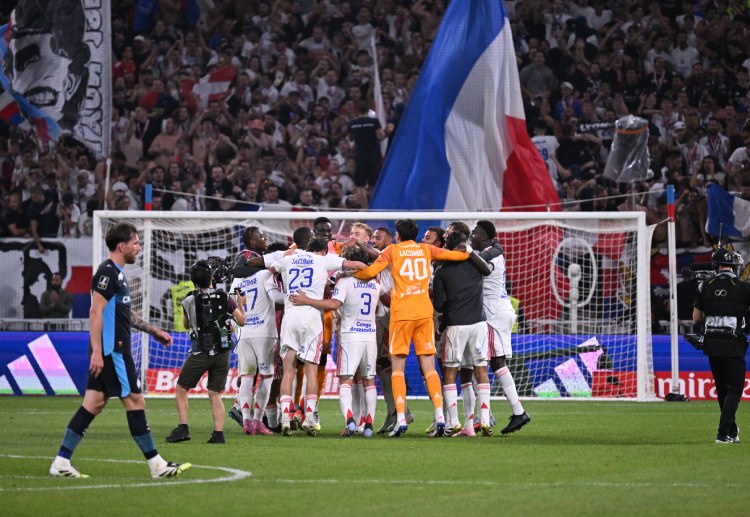 Ligue 1: Lyon đã có bằng điểm với PSG