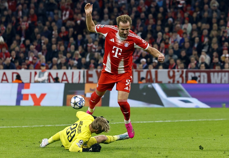 ဒါ့အပြင် ကိန်းက ဘွန်ဒက်စ်လီဂါ ကလပ်ကို ပြောင်းရွှေ့ ကစားချိန်မှာလည်း ပွဲပေါင်း ၁၀၈ ပွဲ ကစားပြီး ၁၀၅ ဂိုး သွင်းယူထားပါတယ်။