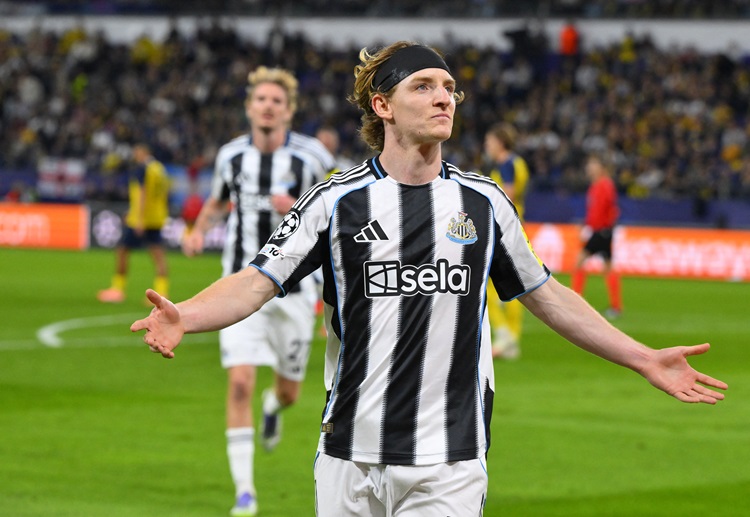 欧冠联赛 纽卡斯尔联的年轻边锋安东尼-戈登在本赛季欧冠赛场展现了强劲的进攻火力，凭借3个进球成为赛季初期的惊喜之一