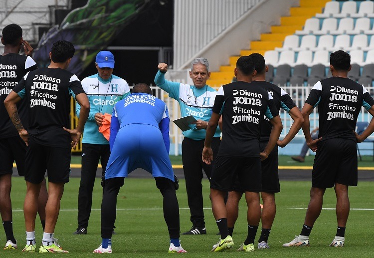 世界杯预选赛 洪都拉斯主教练雷纳尔多·鲁埃达曾成功带领球队晋级2010年世界杯，积累了丰富的国际大赛经验。