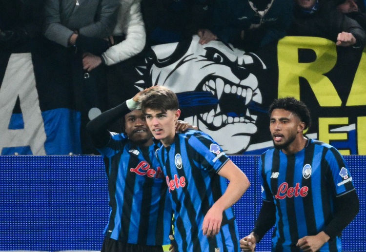 欧冠联赛 德凯特拉雷在禁区推进后精准低射破门，为亚特兰大反超比分至2比1。