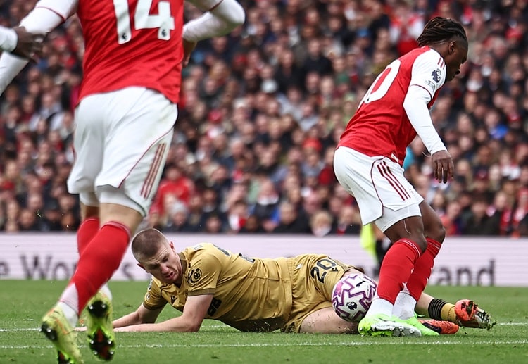 ပရီးမီးယားလိဂ် ထိပ်သီး တို့ဟာ ခရစ္စတယ်ပဲလေ့စ် ကစားသမား အတွက် ယူရို ၁၀၀ သန်း (ပေါင် ၈၇.၄ သန်း၊ ဒေါ်လာ ၁၁၆.၃ သန်း) နဲ့ ကမ်းလှမ်းဖို့ အဆင်သင့် ဖြစ်နေကြောင်း သိရပါတယ်။