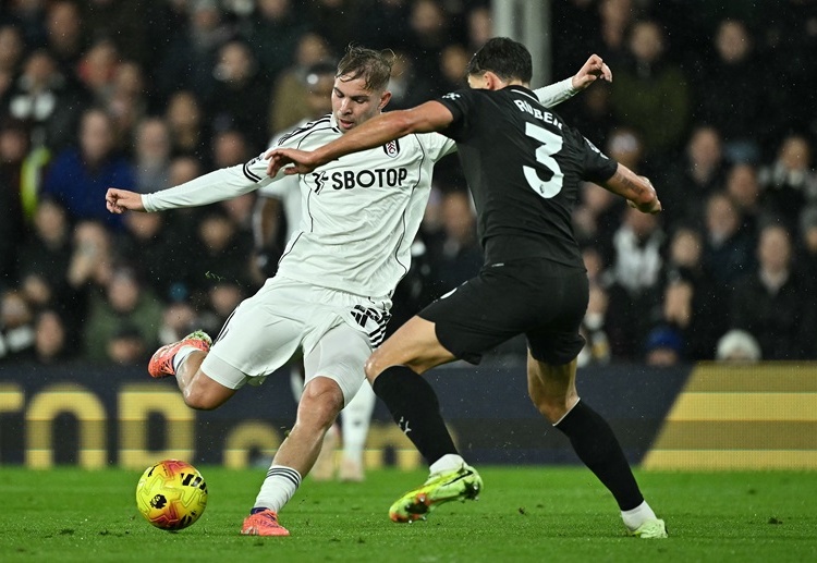 英超联赛 富勒姆连续追回三球,尽管仍未能阻止曼城取胜,表现令人敬佩。