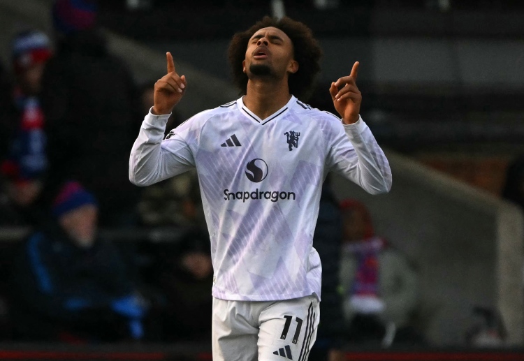 ဒါ့အပြင် စီးရီးအေ ကလပ်က နာပိုလီနဲ့ အပြိုင် ကိုဘီ မိန်းနူး ကိုလည်း ခေါ်ယူလိုနေဆဲ ဖြစ်ပါတယ်။