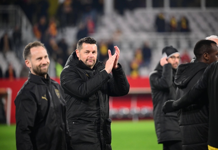 Lens travel to Marseille aiming to reclaim the Ligue 1 summit and extend their unbeaten run