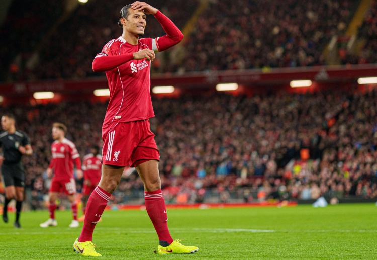 ချဲလ်ဆီး ကတော့ ပြီးခဲ့တဲ့နှစ်က ပရီးမီးယားလိဂ် ပြိုင်ဘက် လစ်ဗာပူးလ်ရဲ့ ဗဟိုနောက်ခံလူ ဗာဂျယ် ဗန်ဒိုက်ခ်ကို စုံစမ်းမေးမြန်းခဲ့ပေမယ့် ချက်ချင်းပဲ ပယ်ချခံခဲ့ရကြောင်း သိရပါတယ်။