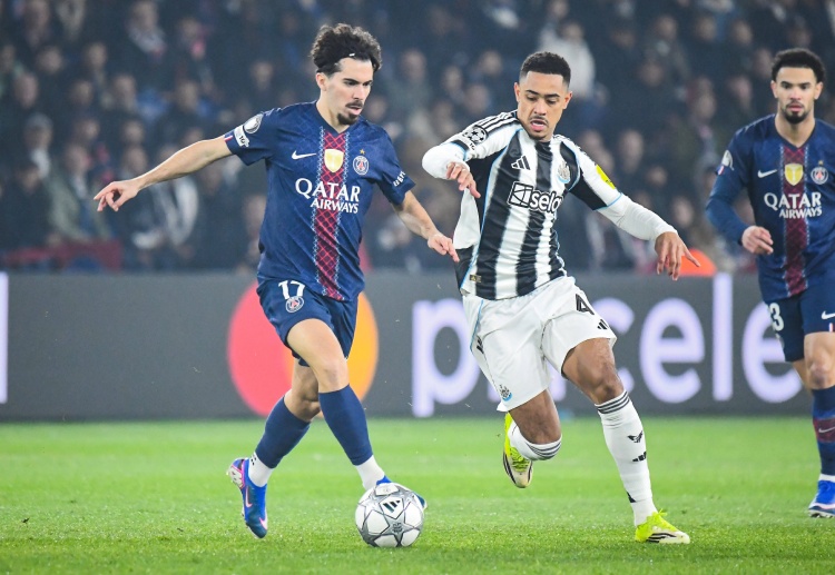 欧冠联赛 克瓦拉茨赫利亚传球,维蒂尼亚一脚远射破门,巴黎圣日尔曼以1比0领先。