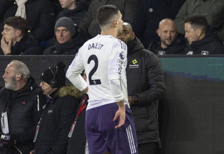 ဘေယန်မြူးနစ် ကတော့ ပရီးမီးယားလိဂ် ကလပ် မန်ချက်စတာယူနိုက်တက် ညာနောက်ခံလူ ဒီယိုဂို ဒါးလော့ကို ခေါ်ယူဖို့ အစီအစဉ် မရှိတော့ကြောင်း သိရပါတယ်။